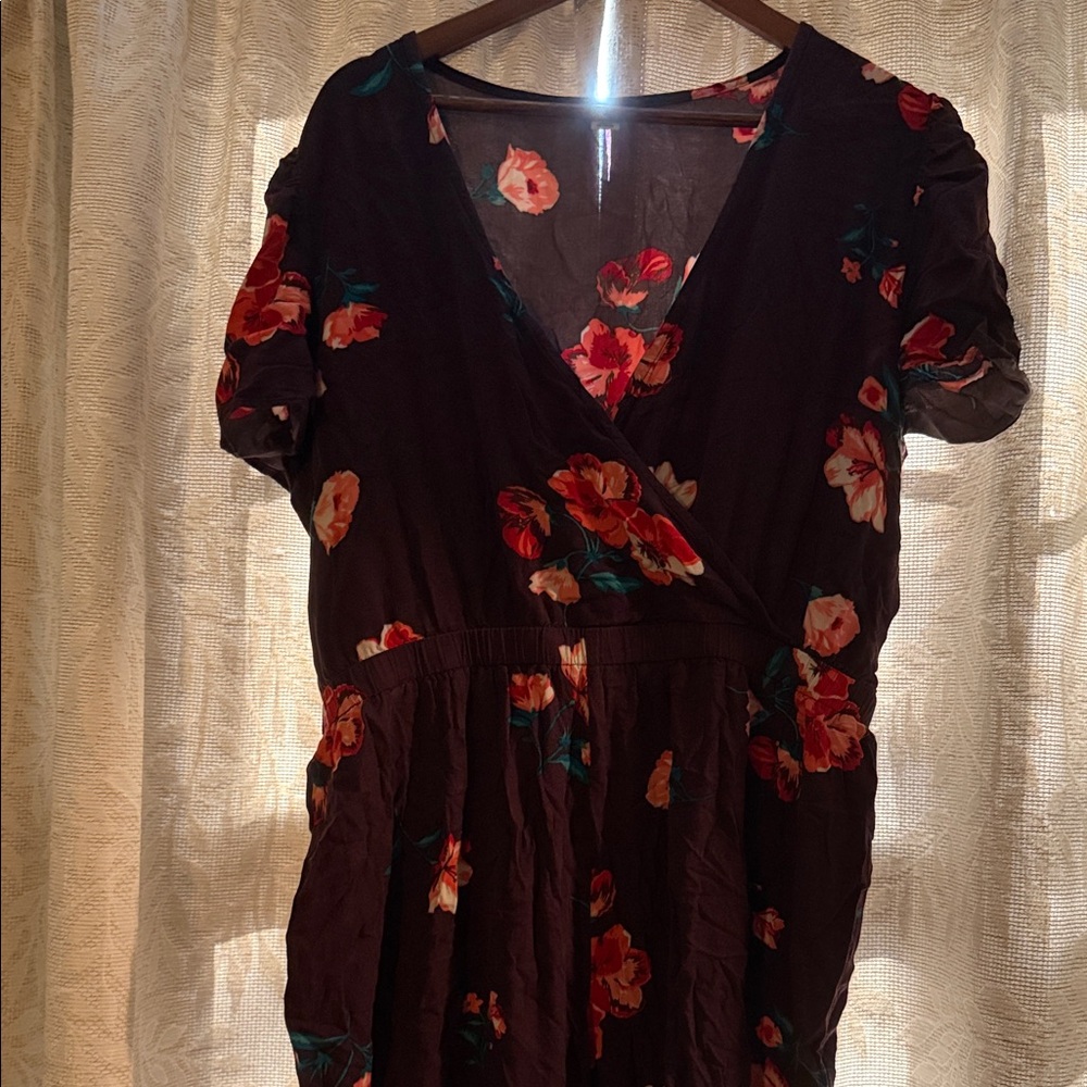 4/$15 Floral V-Neck jumper